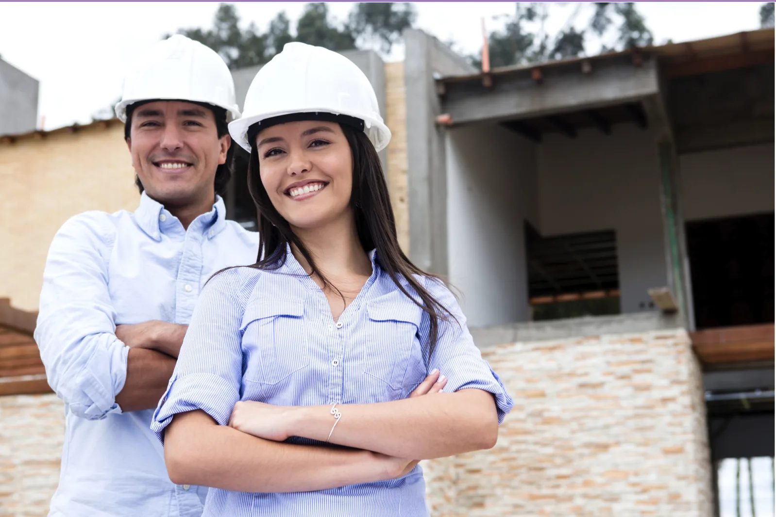Arquitecta trabajando en un proyecto